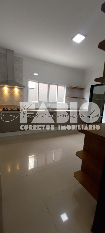 Casa de Condomínio com 3 quartos à venda, 224m² — foto 4 de 8