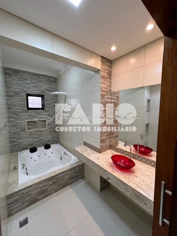 Casa com 3 quartos à venda, 140m² — foto 2 de 9