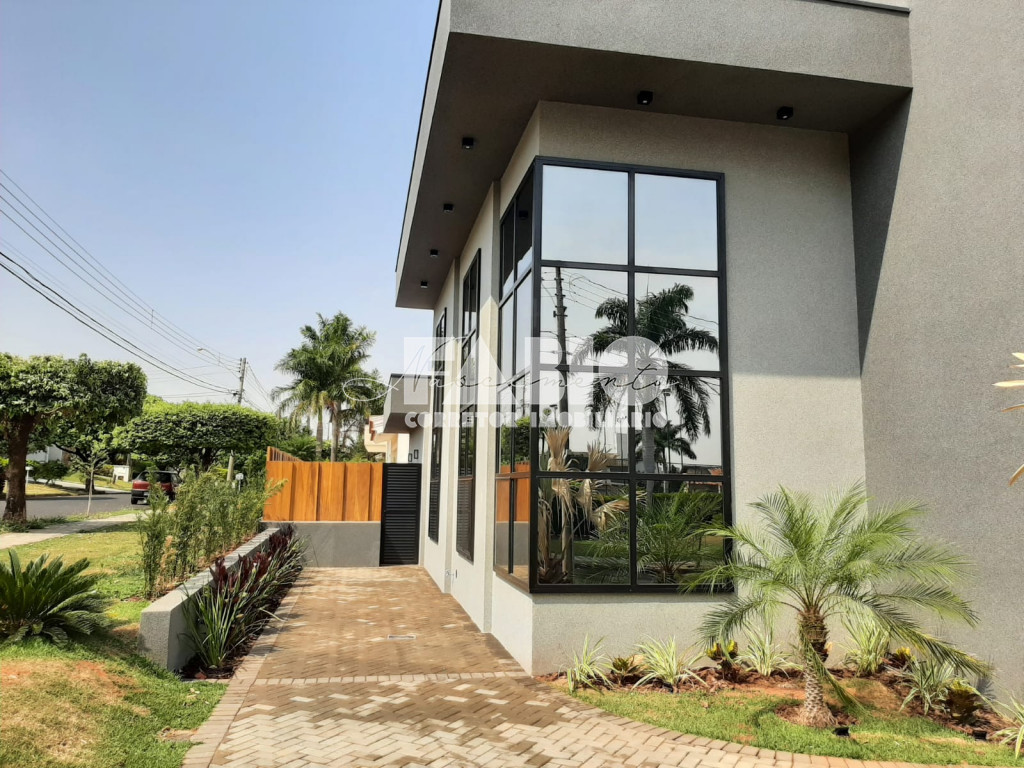 Casa de Condomínio com 3 quartos à venda, 260m² — foto 2 de 29