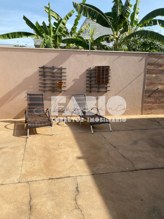 Casa com 2 quartos à venda, 115m² — foto 2 de 28