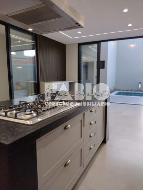 Casa de Condomínio com 3 quartos à venda, 230m² — foto 8 de 23