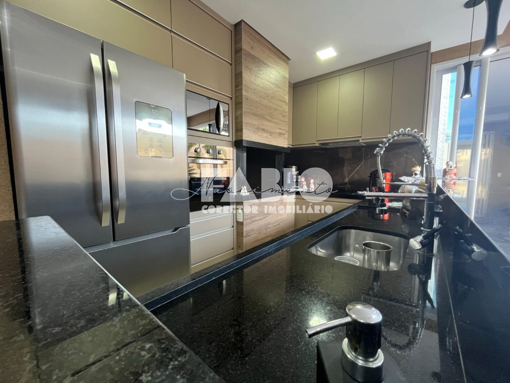 Casa de Condomínio com 4 quartos à venda, 250m² — foto 11 de 29
