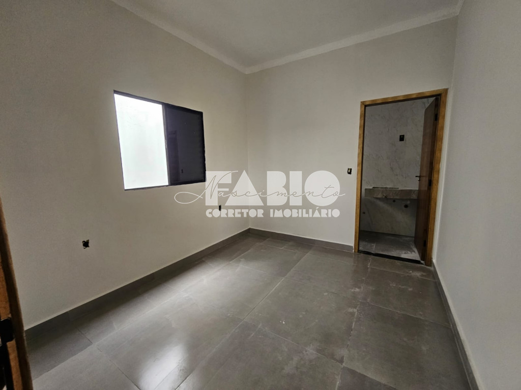 Casa com 3 quartos à venda, 94m² — foto 3 de 18