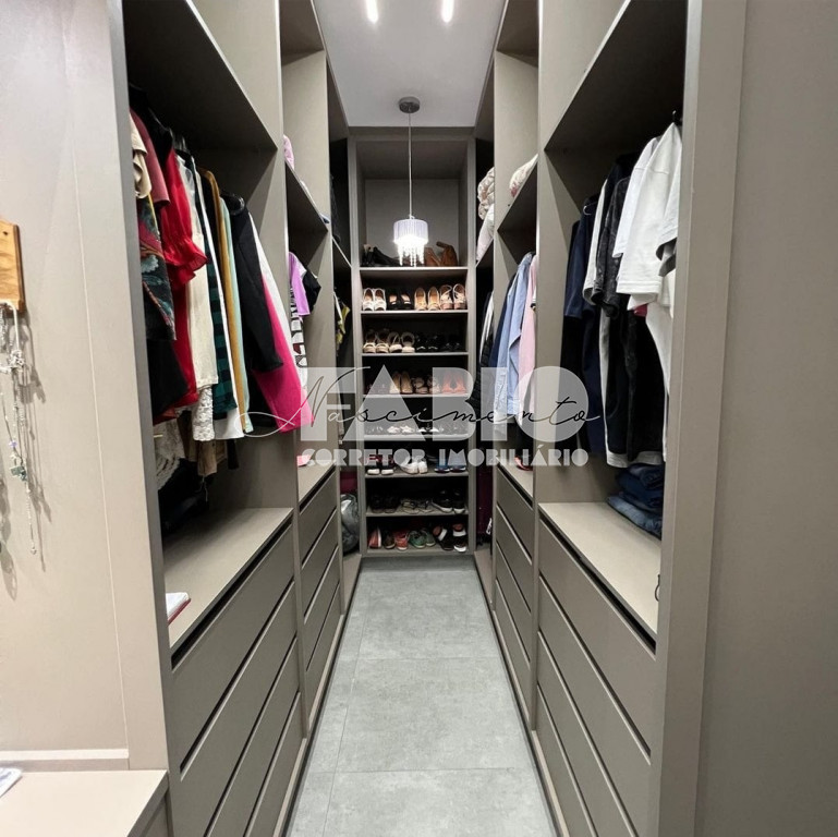 Casa de Condomínio com 3 quartos à venda, 210m² — foto 5 de 10