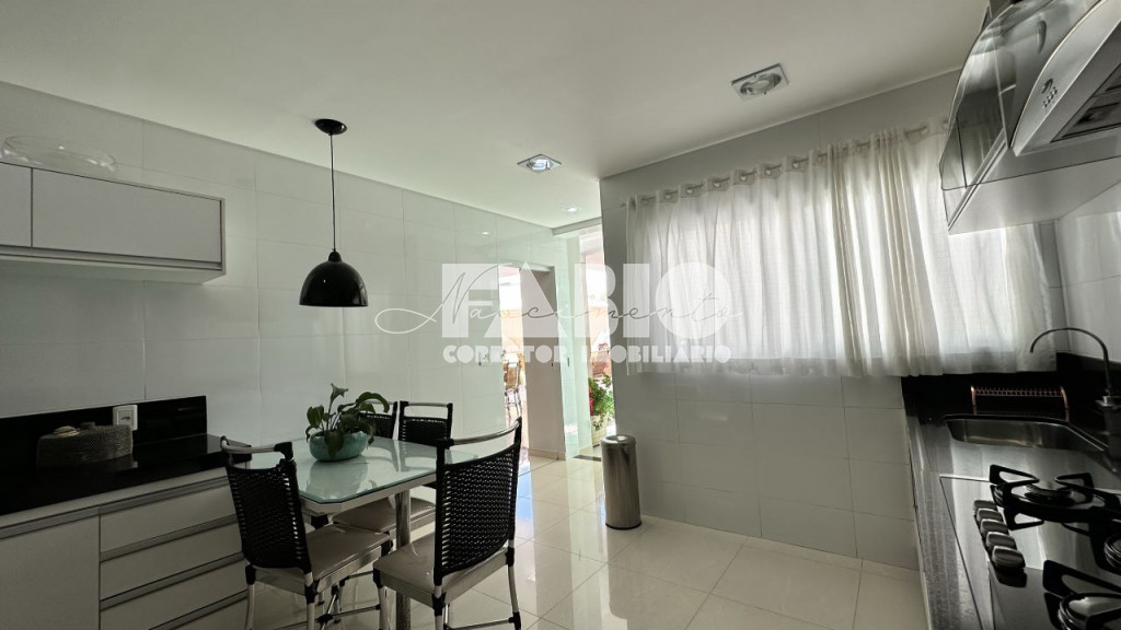 Casa de Condomínio com 4 quartos à venda, 310m² — foto 7 de 30