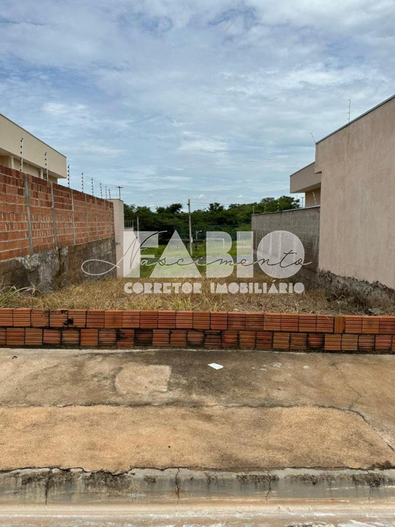 Terreno / Lote / Condomínio  à venda, 168m² — foto 3 de 3