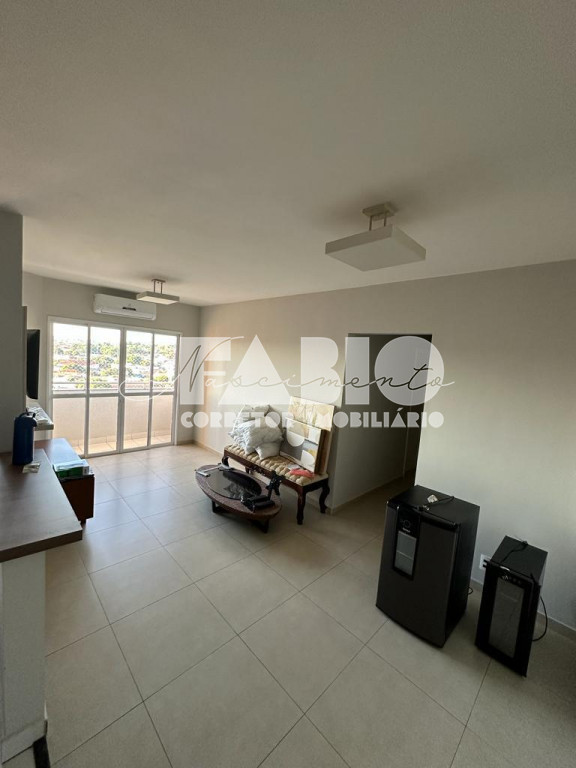 Apartamento com 2 quartos à venda, 80m² — foto 2 de 9
