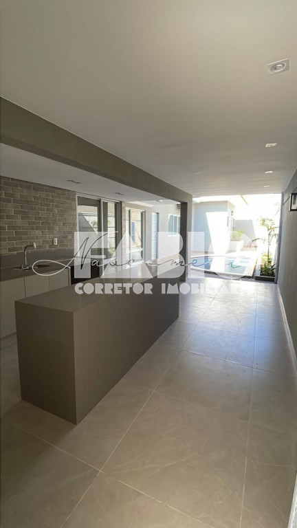 Casa de Condomínio com 3 quartos à venda, 238m² — foto 2 de 19