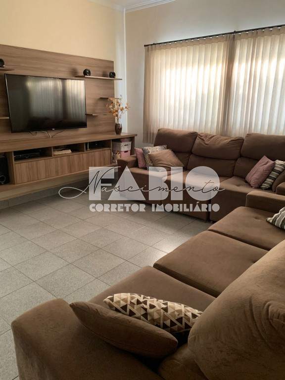 Casa com 3 quartos à venda, 180m² — foto 14 de 21