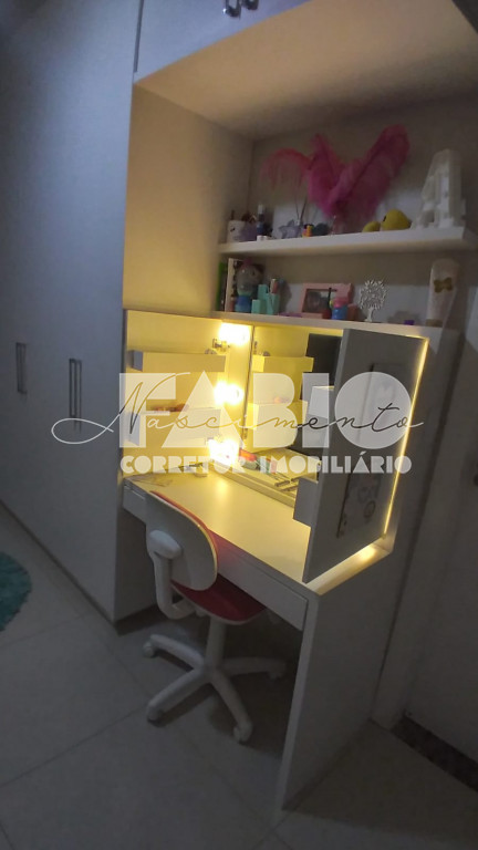 Casa de Condomínio com 3 quartos à venda, 218m² — foto 10 de 19
