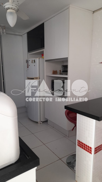 Casa de Condomínio com 2 quartos à venda, 110m² — foto 2 de 9