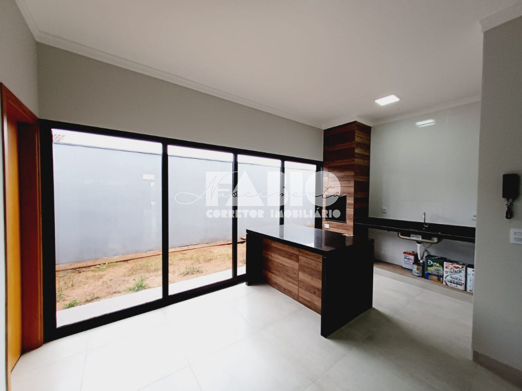 Casa com 3 quartos à venda, 120m² — foto 1 de 14
