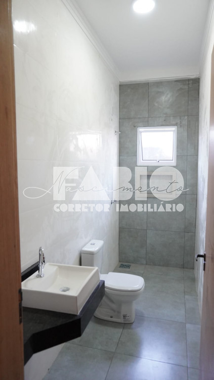 Casa com 3 quartos à venda, 120m² — foto 2 de 28