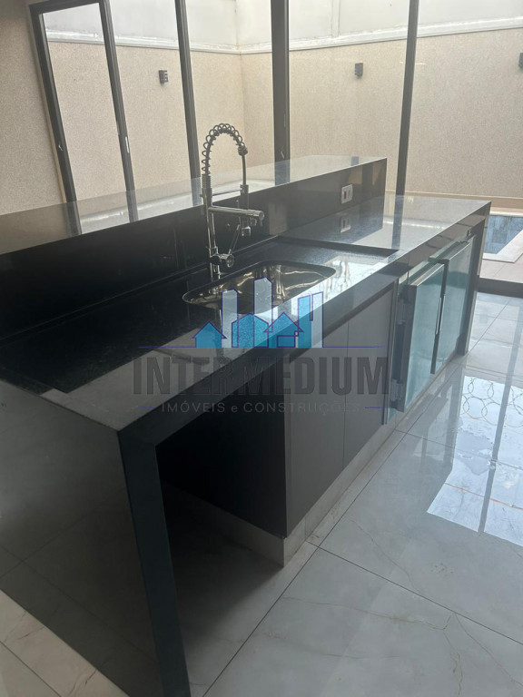 Casa de Condomínio com 3 quartos à venda, 198m² — foto 9 de 27