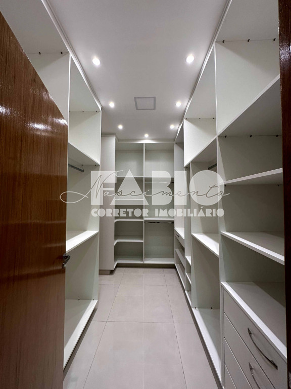 Casa de Condomínio com 3 quartos à venda, 227m² — foto 11 de 29