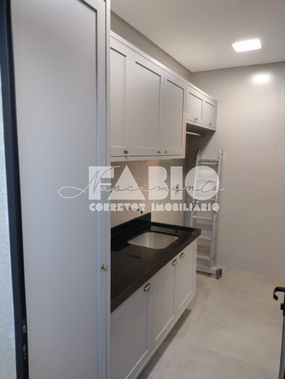 Casa de Condomínio com 3 quartos à venda, 230m² — foto 10 de 23