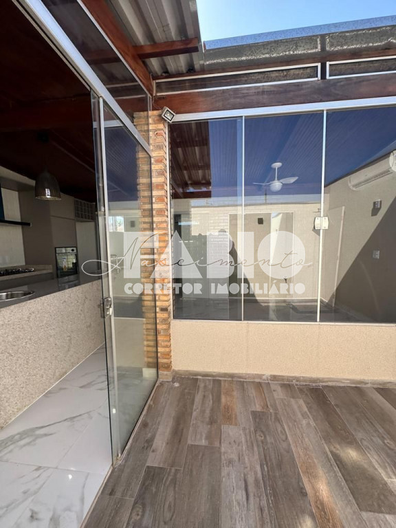 Casa de Condomínio com 2 quartos à venda, 120m² — foto 2 de 17