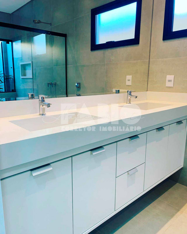 Casa de Condomínio com 3 quartos à venda, 220m² — foto 5 de 8
