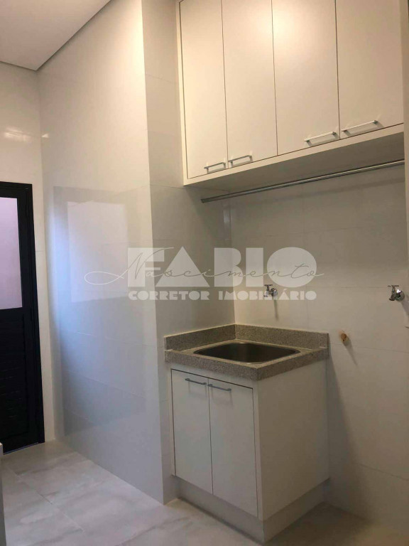 Casa de Condomínio com 4 quartos à venda, 248m² — foto 16 de 18