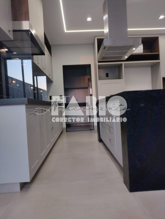 Casa de Condomínio com 3 quartos à venda, 230m² — foto 11 de 23