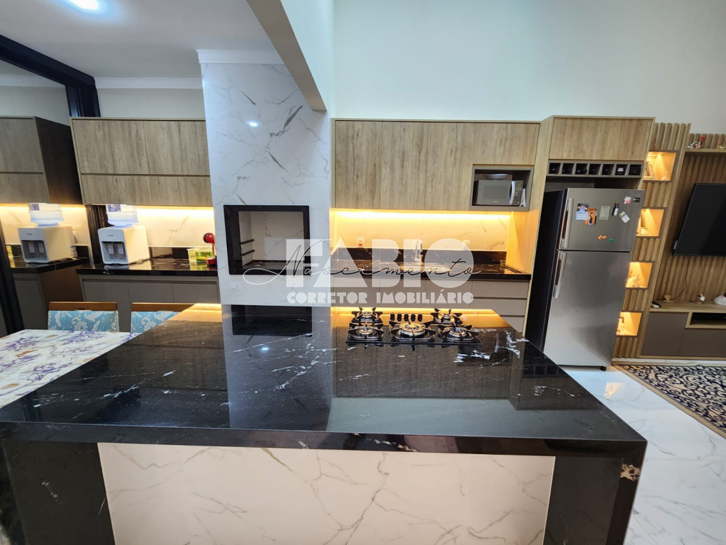 Casa com 3 quartos à venda, 120m² — foto 1 de 17