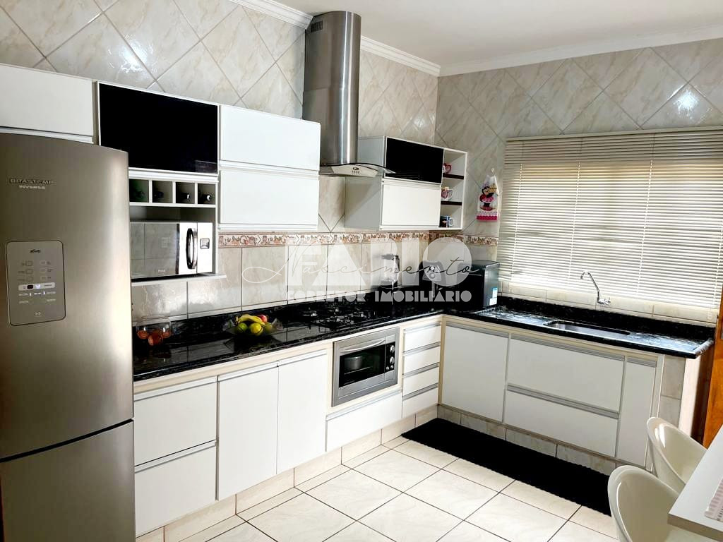 Casa com 3 quartos à venda, 165m² — foto 15 de 25
