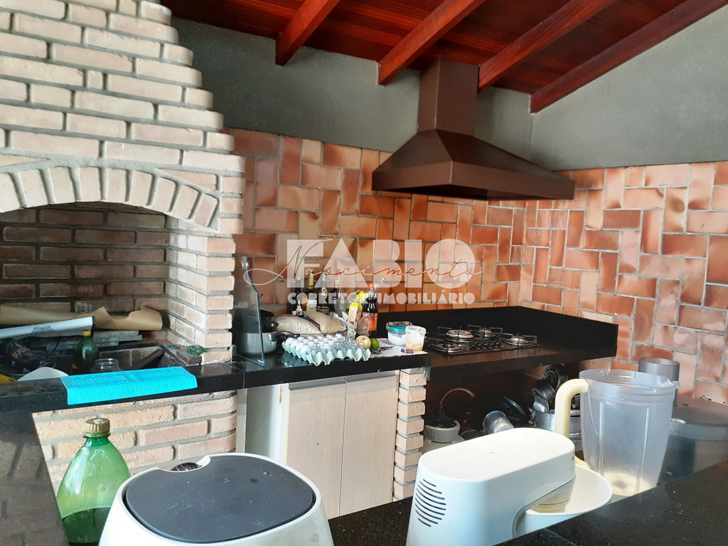 Casa com 3 quartos à venda, 220m² — foto 16 de 17