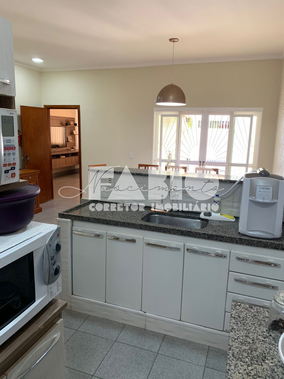 Casa com 3 quartos à venda, 180m² — foto 11 de 21