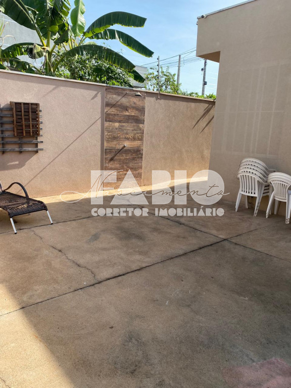 Casa com 2 quartos à venda, 115m² — foto 3 de 28