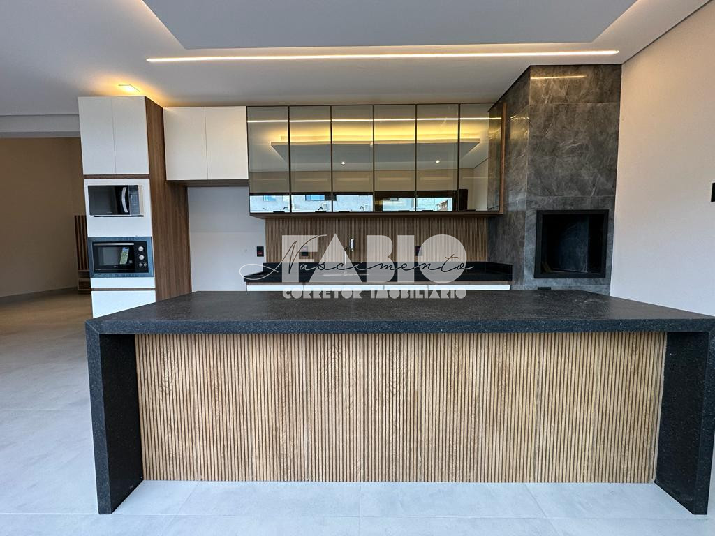 Casa de Condomínio com 3 quartos à venda, 140m² — foto 1 de 14