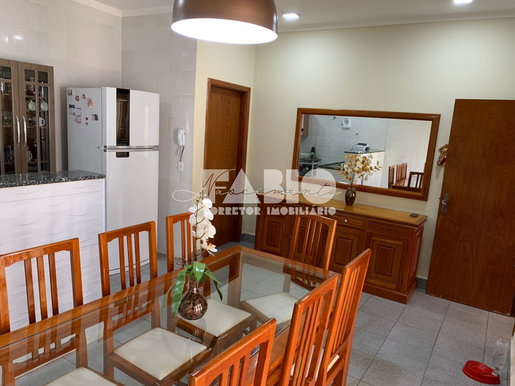 Casa com 3 quartos à venda, 180m² — foto 19 de 21
