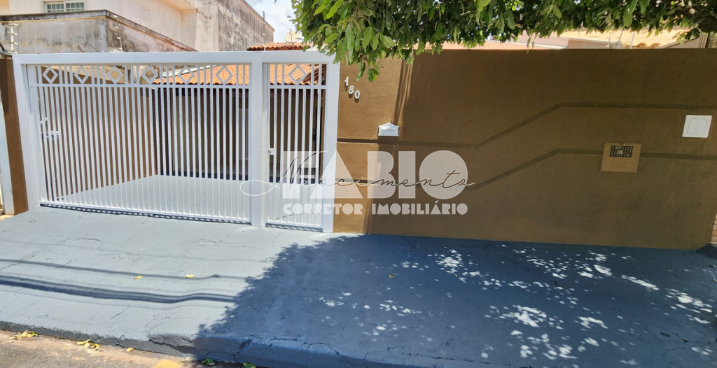 Casa com 3 quartos à venda, 165m² — foto 4 de 25