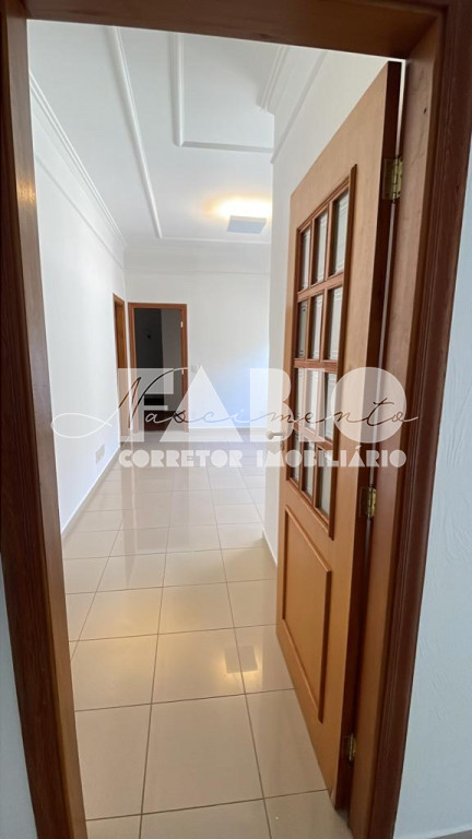 Casa de Condomínio com 3 quartos à venda, 238m² — foto 11 de 19