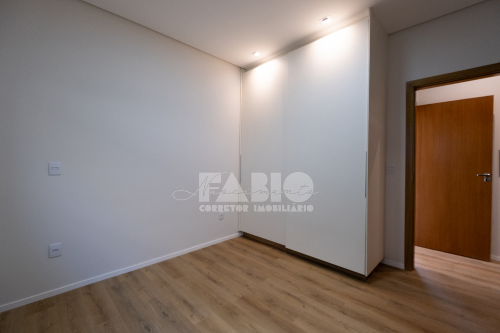 Casa de Condomínio com 3 quartos à venda, 220m² — foto 13 de 30