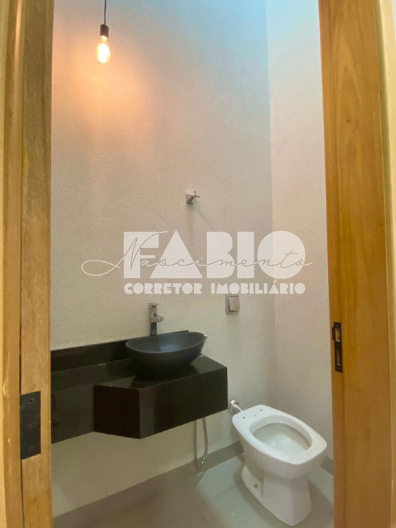 Casa com 3 quartos à venda, 122m² — foto 2 de 12