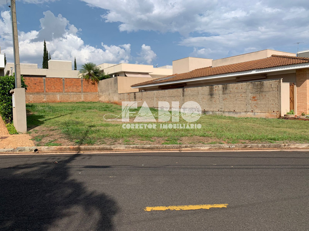 Terreno / Lote / Condomínio  à venda, 400m² — foto 1 de 7