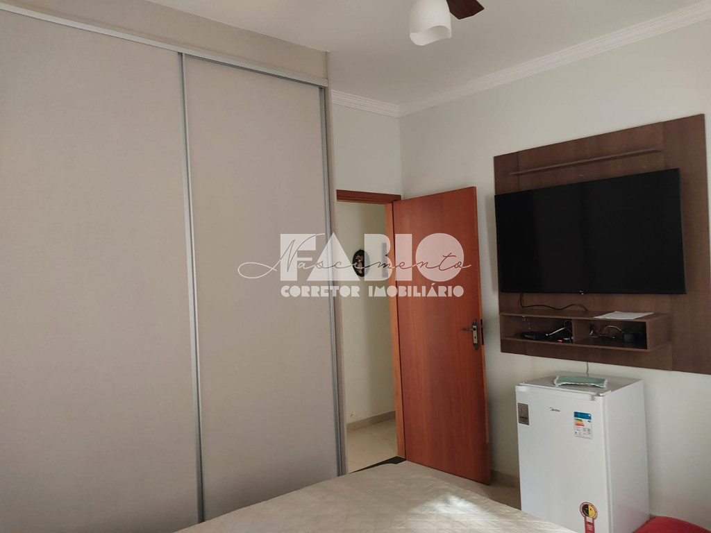Casa com 3 quartos à venda, 250m² — foto 10 de 21