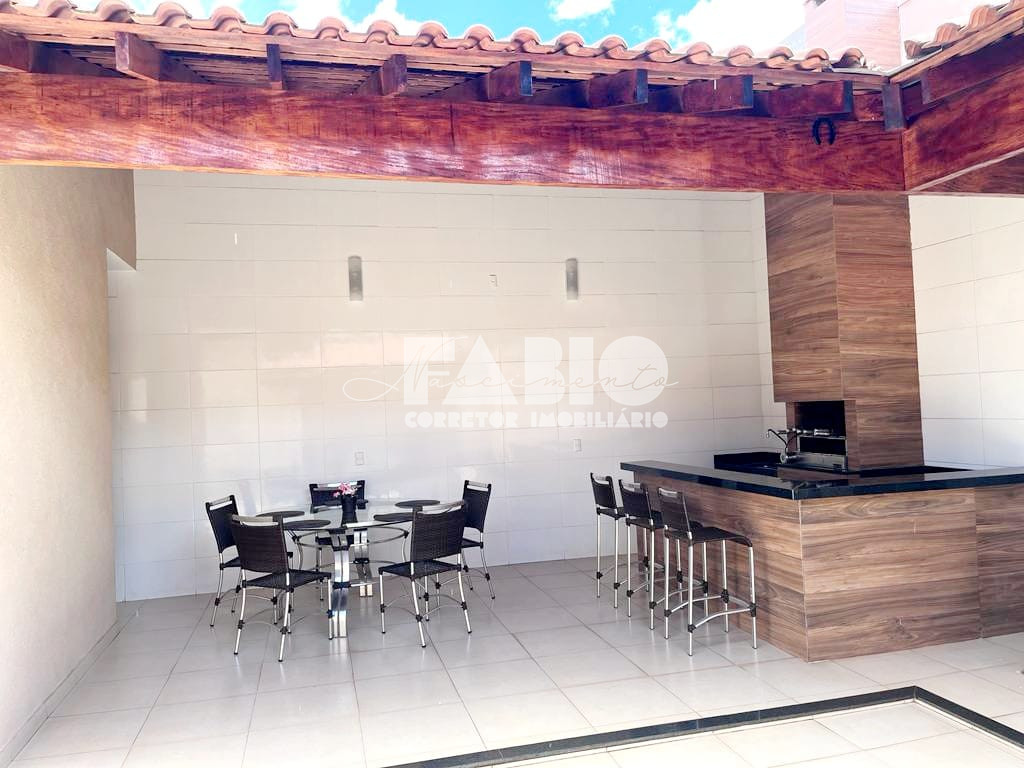 Casa com 3 quartos à venda, 165m² — foto 1 de 25