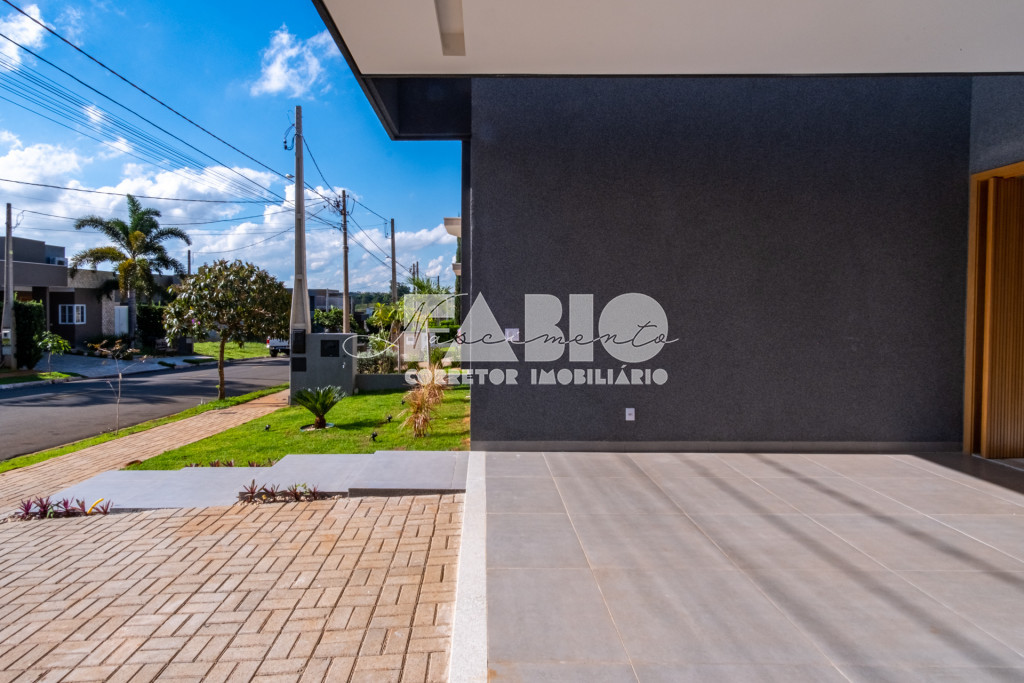 Casa de Condomínio com 3 quartos à venda, 222m² — foto 2 de 28