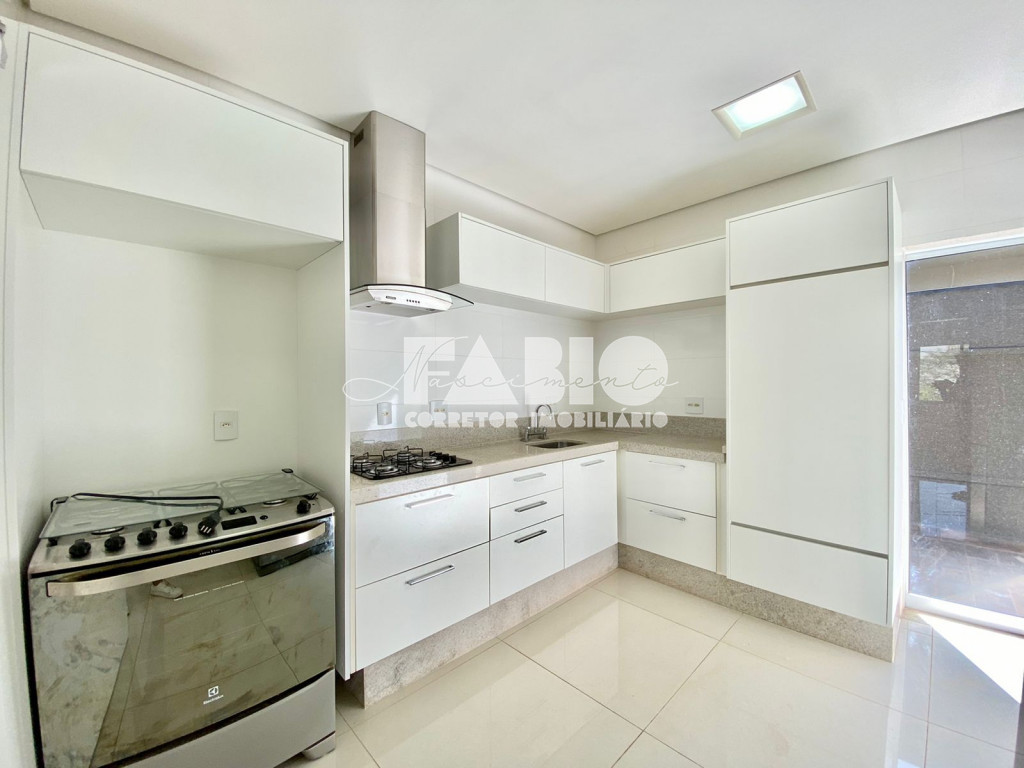 Casa de Condomínio com 4 quartos à venda, 390m² — foto 4 de 27