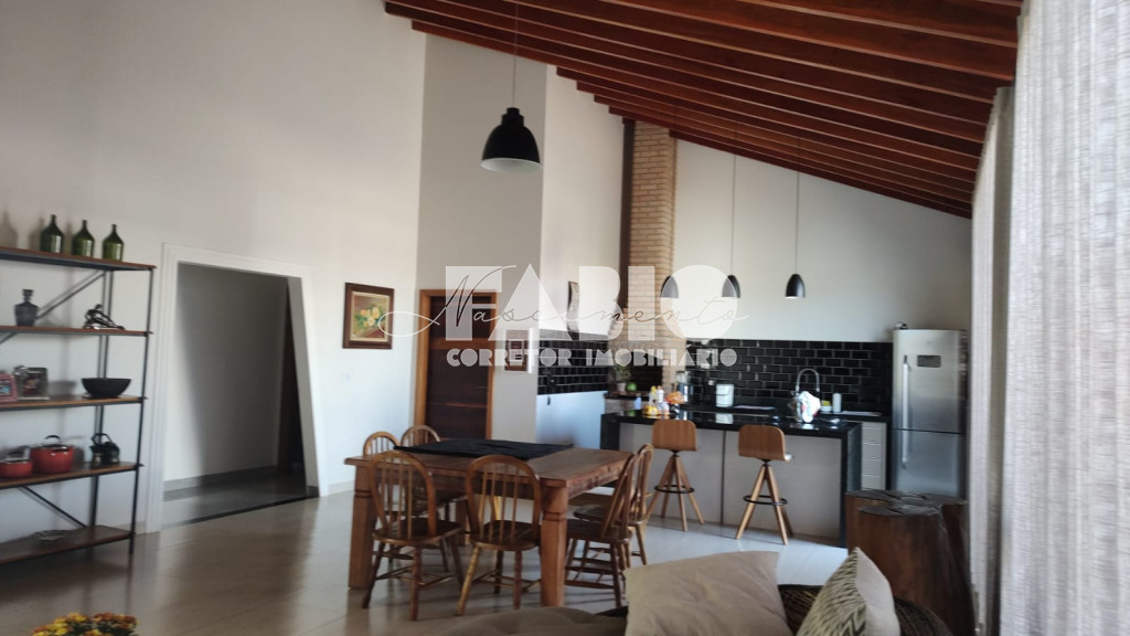 Casa com 2 quartos à venda, 150m² — foto 1 de 28