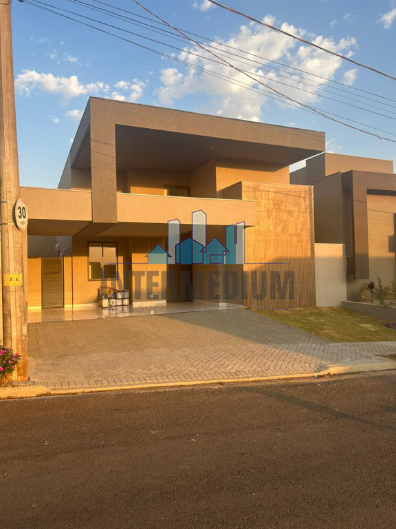 Casa de Condomínio com 3 quartos à venda, 198m² — foto 1 de 27