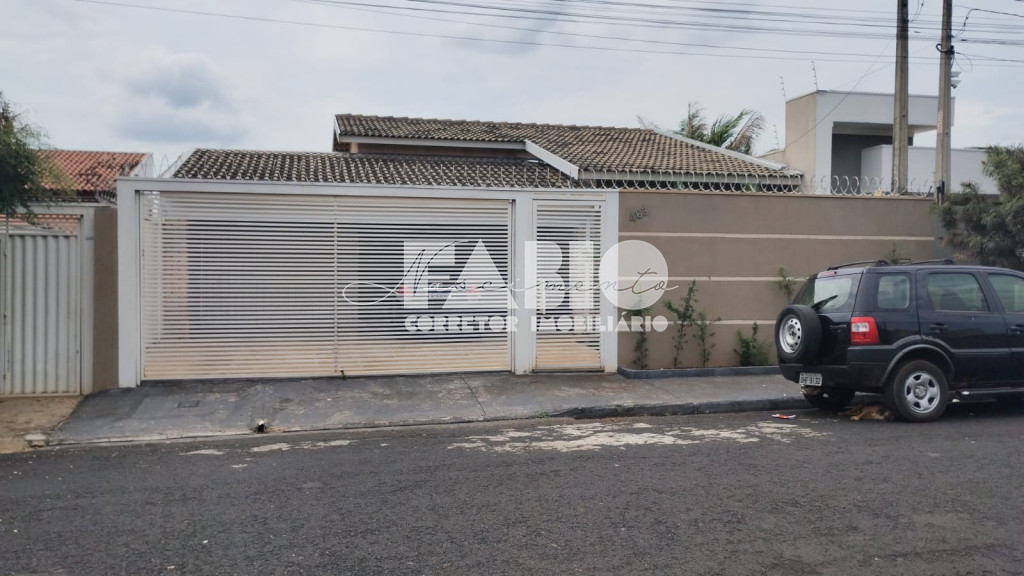 Casa com 4 quartos à venda, 200m² — foto 2 de 17