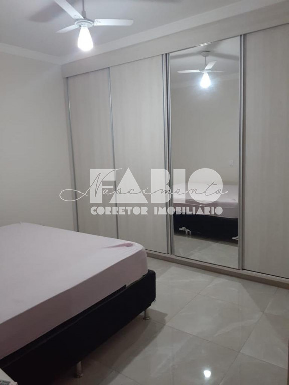 Casa com 3 quartos à venda, 160m² — foto 2 de 27