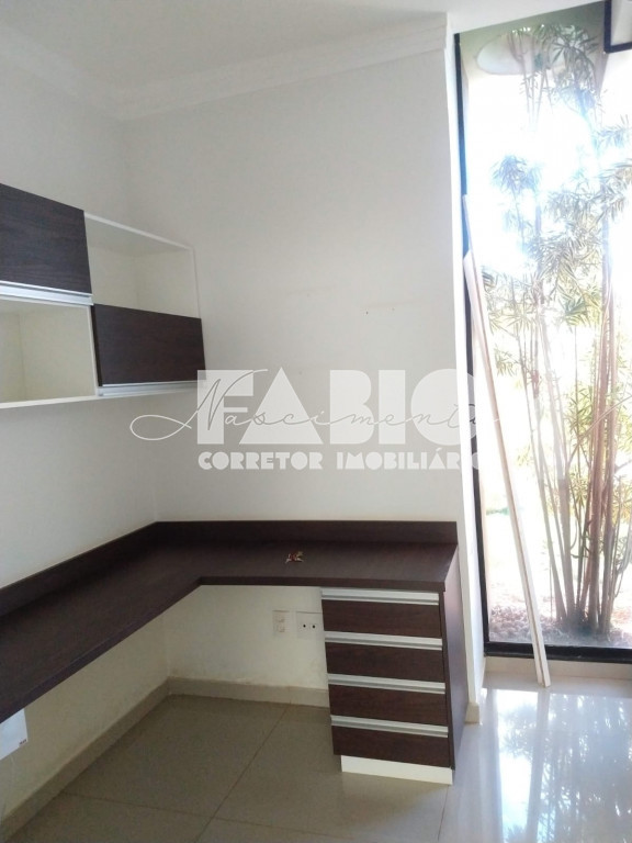 Casa de Condomínio com 3 quartos à venda, 221m² — foto 13 de 15