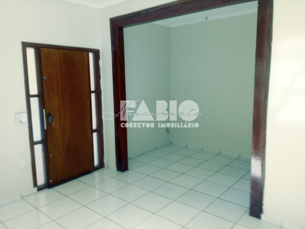 Casa com 3 quartos à venda, 130m² — foto 2 de 24