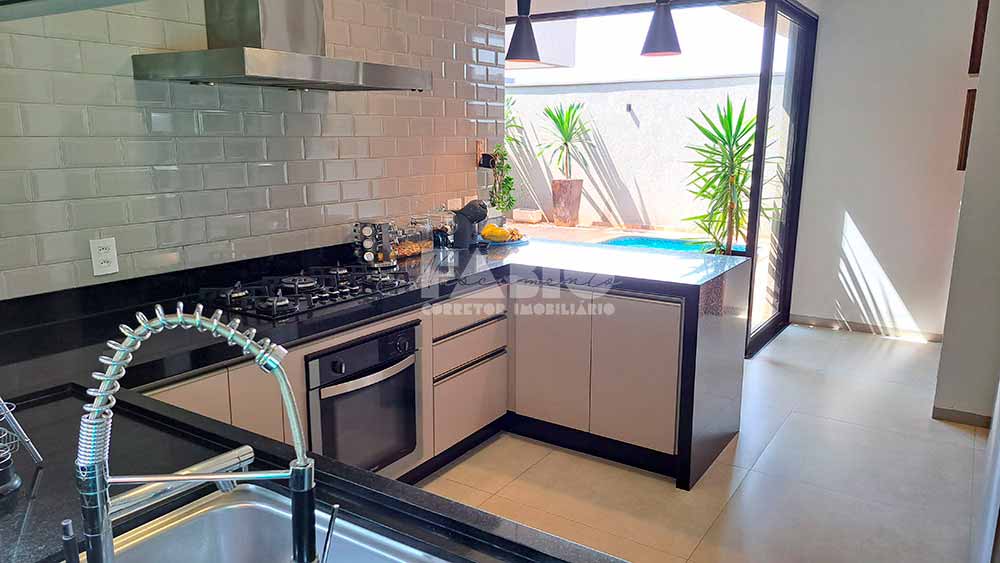 Casa de Condomínio com 3 quartos à venda, 200m² — foto 22 de 30