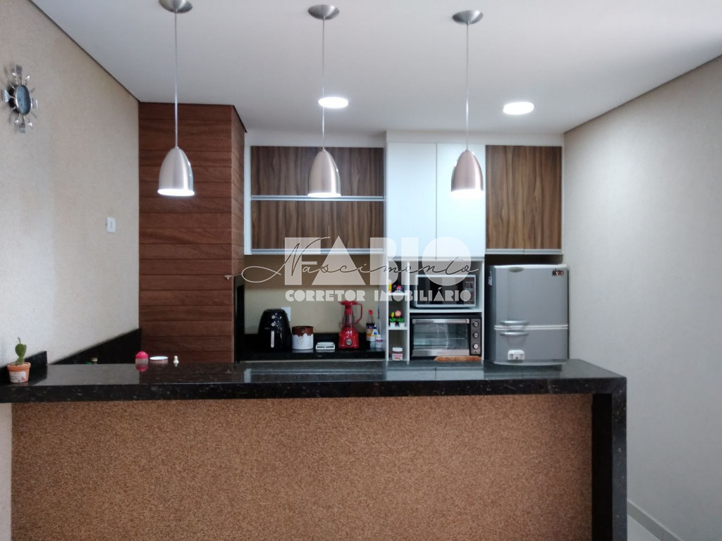 Casa com 3 quartos à venda, 145m² — foto 1 de 21