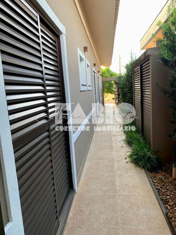 Casa de Condomínio com 3 quartos à venda, 225m² — foto 18 de 30