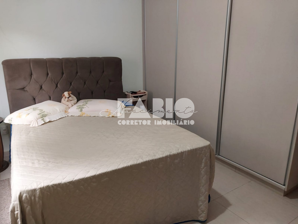 Casa com 3 quartos à venda, 250m² — foto 14 de 21